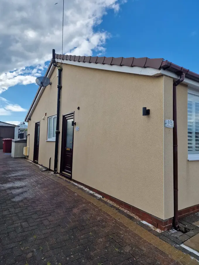 K rend bungalow soft washed clean of algae